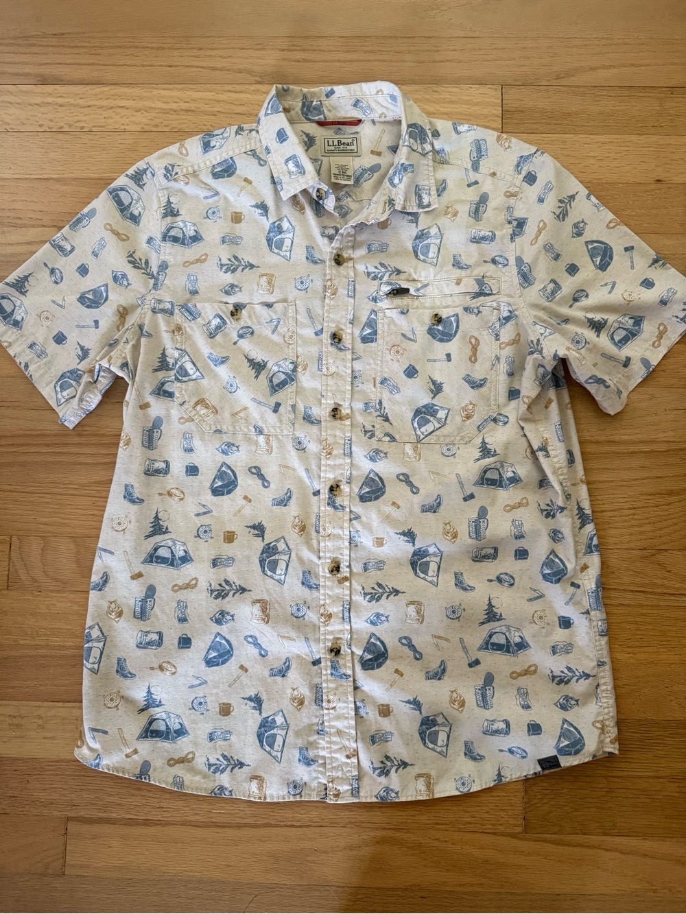 L.L. Bean Men’s Medium Tan Beige Short Sleeve Button Down Camping Print Shirt